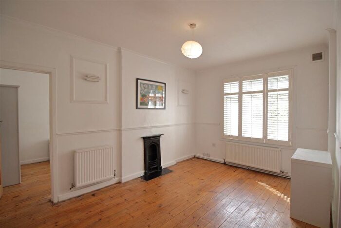 1 Bedroom Flat To Rent In Brixton Hill Court, Brixton Hill, SW2