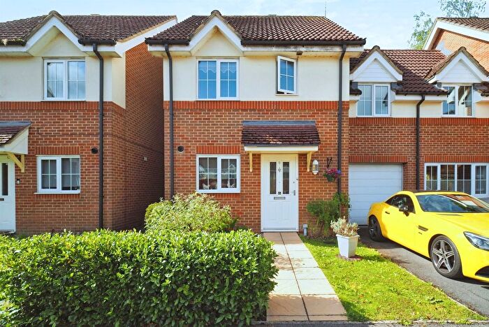 3 Bedroom Link Detached House For Sale In Kimber Close, Tidworth, SP9