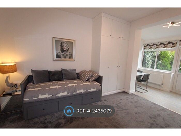 Studio To Rent In Marlborough Hill, Harrow, HA1