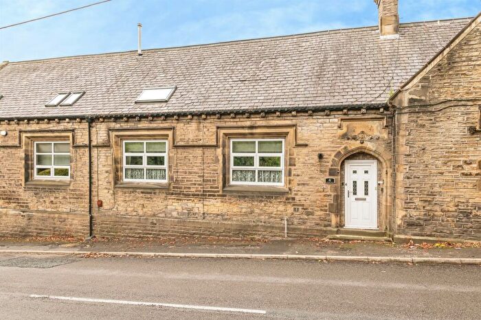 2 Bedroom Cottage For Sale In St. Johns Court, Holmfirth, HD9
