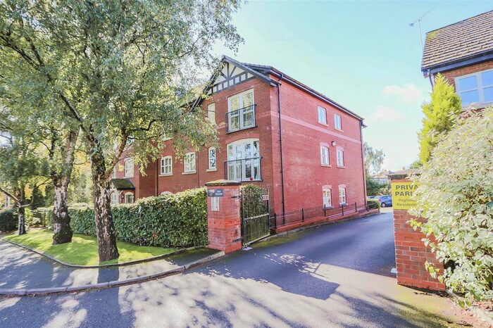 2 Bedroom Flat To Rent In Grosvenor Road, Swinton, Manchester, M27