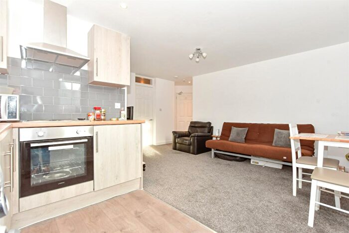 1 Bedroom Flat For Sale In High Street, Bognor Regis, West Sussex, PO21