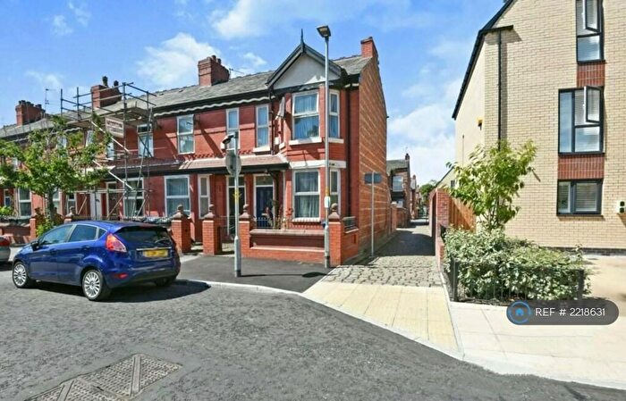 4 Bedroom End Of Terrace House To Rent In Yew Tree Avenue, Fallowfield, Manchester, M14