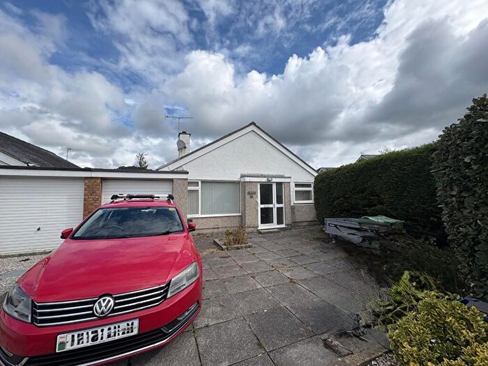 3 Bedroom Bungalow For Sale In Maes Gerddi, Porthmadog, LL49