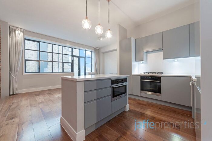 2 Bedroom Flat To Rent In Grenville Place, London, NW7