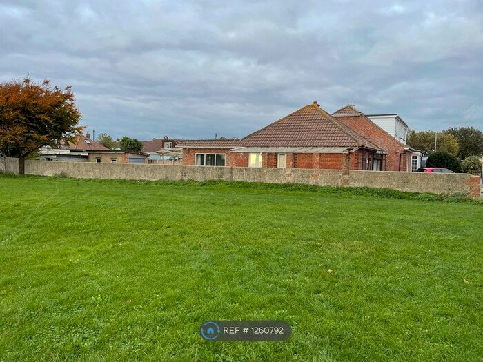 2 Bedroom Bungalow To Rent In Kent Grove, Fareham PO16