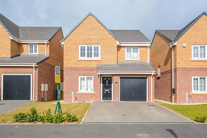 4 Bedroom Property For Sale In Bobbin Way, Wakefield, WF2