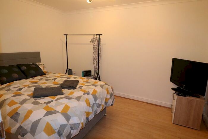 Studio To Rent In Essex Road, Dartford DA1
