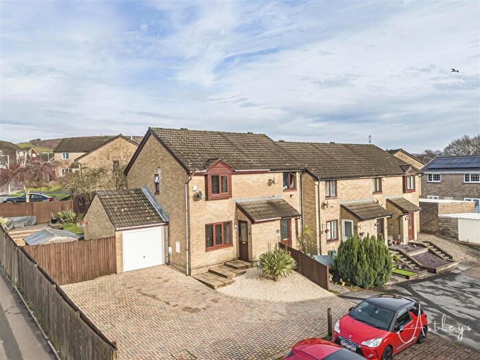 3 Bedroom End Of Terrace House For Sale In Cwrt Merlyn, Parc Gwernfadog, Morriston, Swansea, SA6