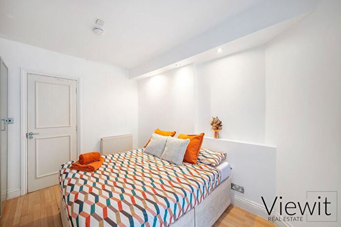 4 Bedroom Flat To Rent In Collingham Place, London, SW5