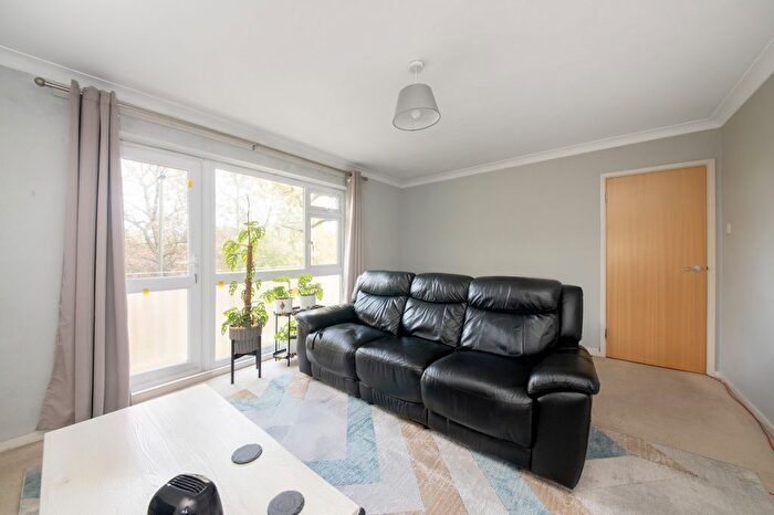 1 Bedroom Flat For Sale In Warwick Court, Bromley, BR2
