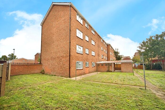 3 Bedroom Flat For Sale In Greenhill Grove, Manor Park, London, E12