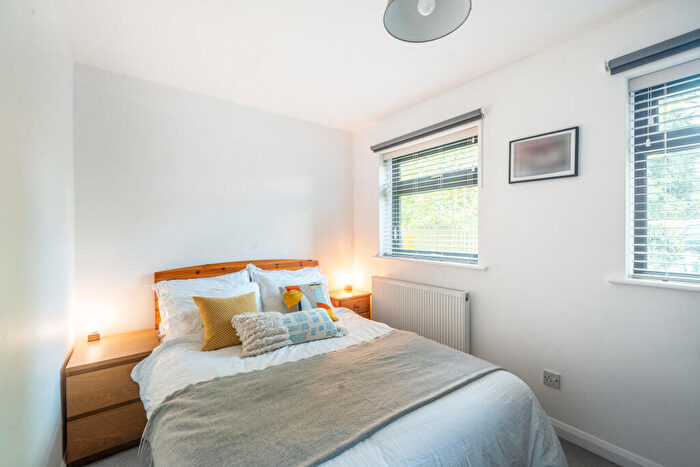 1 Bedroom Flat For Sale In Highmoor, Amersham, HP7