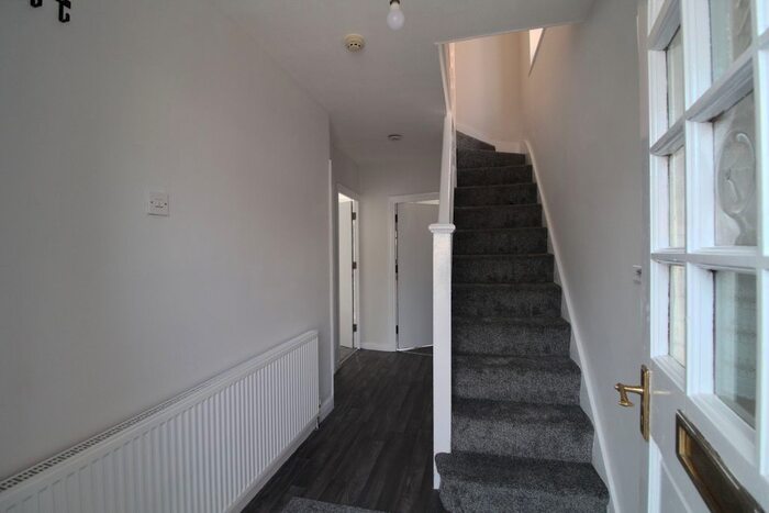 3 Bedroom Semi-Detached House To Rent In Shakespeare Avenue, Hayes, UB4