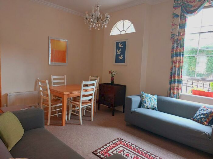 2 Bedroom Apartment To Rent In Victoria Mansions, Northampton Street, Bath, BA1