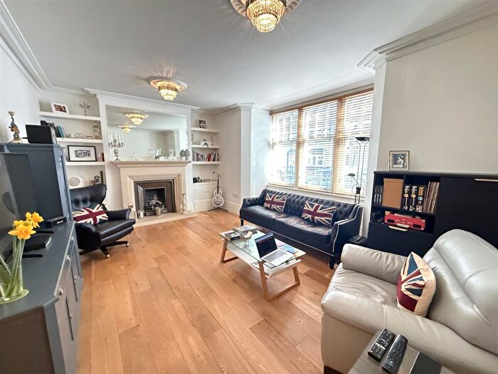 2 Bedroom Flat For Sale In Glenloch Road, Belsize Park London, NW3