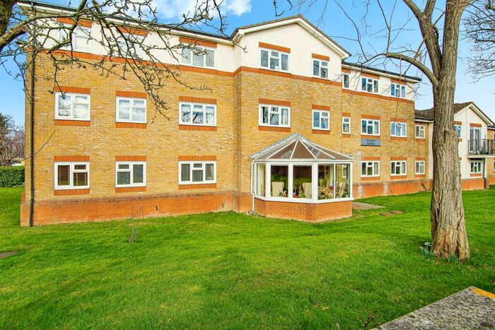 1 Bedroom Flat For Sale In Peregrine Gardens, Croydon, Surrey, CR0