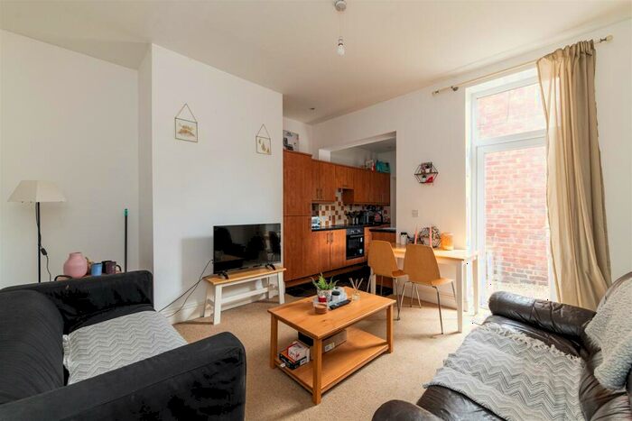 3 Bedroom Flat To Rent In Shortridge Terrace, Jesmond, Newcastle Upon Tyne, NE2