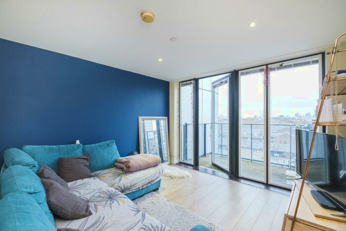 2 Bedroom Apartment To Rent In New Festival Avenue, E14