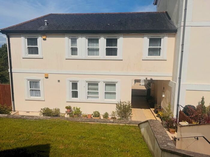 1 Bedroom Flat To Rent In Rawlyn Road, Torquay, TQ2