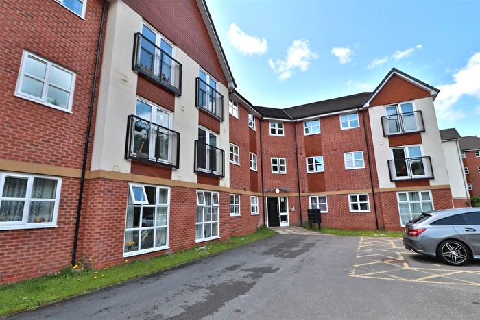 2 Bedroom Flat To Rent In Clearwater Quays, Warrington, WA4