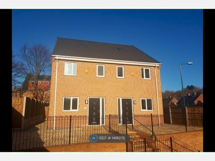 3 Bedroom Semi-Detached House To Rent In The Wells Road, Nottingham, NG3