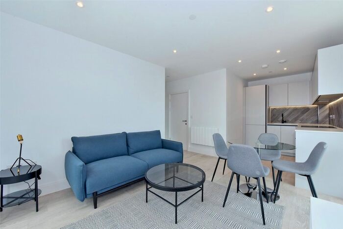 1 Bedroom Flat To Rent In Artesian House, Memorial Avenue, Slough, SL1