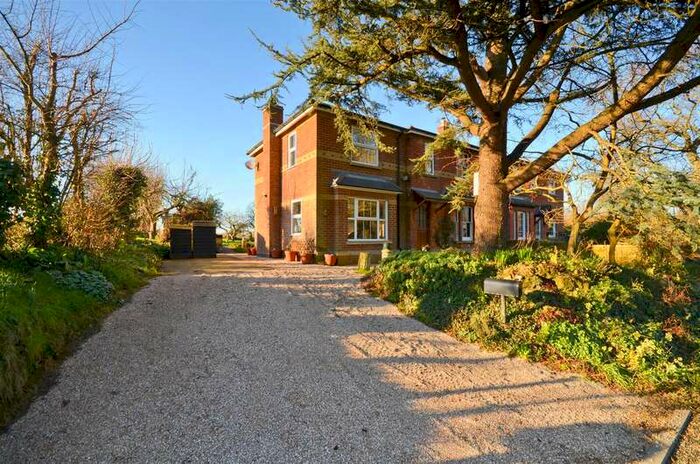 3 Bedroom Cottage For Sale In Bathingbourne, Isle Of Wight, PO36