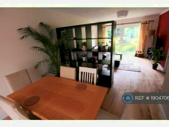 4 Bedroom Terraced House To Rent In Moss Close, Reading, RG4