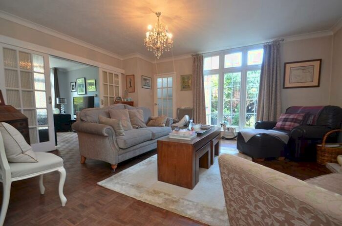 4 Bedroom Detached House To Rent In Flag Walk, Pinner, HA5