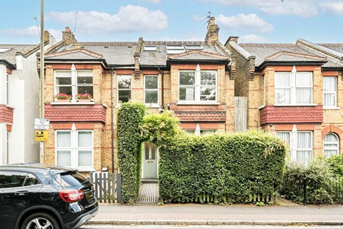 6 Bedroom Property To Rent In Nether Street, North Finchley, N12