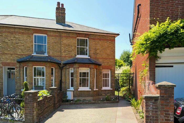 2 Bedroom Semi-Detached House To Rent In Monument Green, Weybridge, KT13