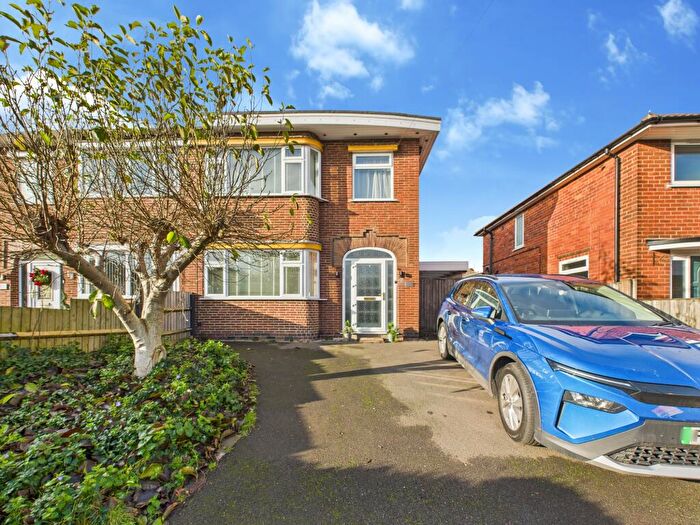 3 Bedroom Semi-Detached House For Sale In Greenland Avenue, DE22