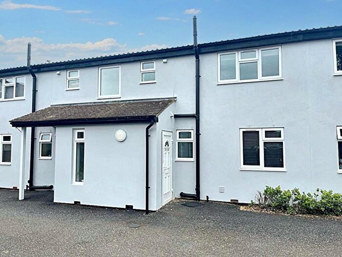 1 Bedroom Flat To Rent In Brighton Road, Salfords, RH1