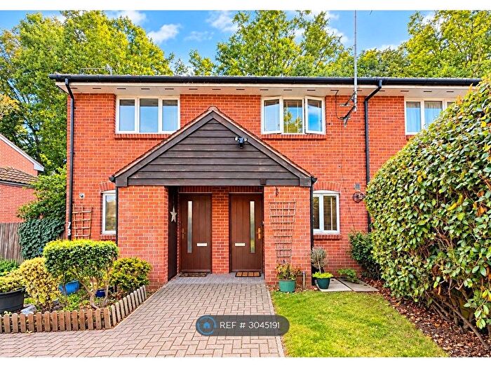 2 Bedroom Terraced House To Rent In Stonefield Park, Maidenhead, SL6