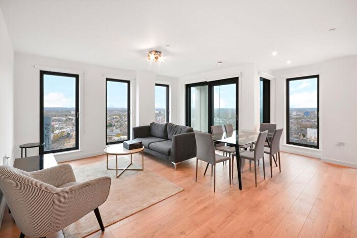 3 Bedroom Flat To Rent In Legacy Tower, London, E15
