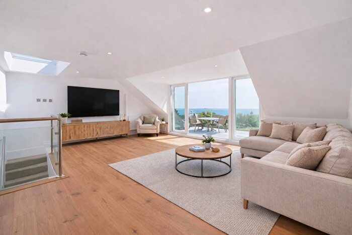 3 Bedroom Flat For Sale In South Parade, Southsea, PO5