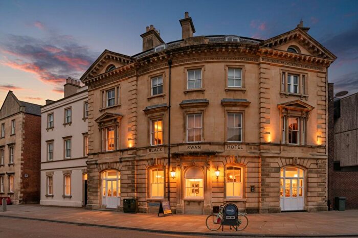 1 Bedroom Flat For Sale In Commercial Road, The Black Swan, GL1