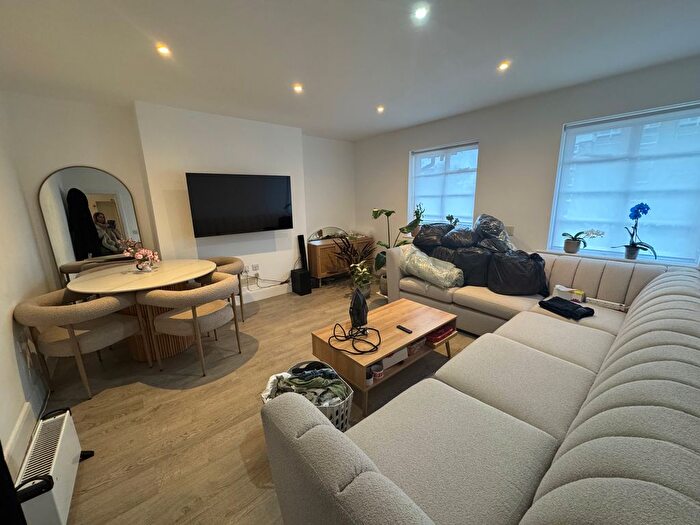 2 Bedroom Flat To Rent In Lyttelton Road, London, N2