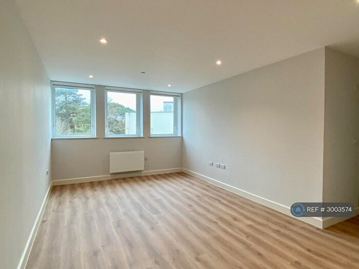 2 Bedroom Flat To Rent In Christchurch Road, Bournemouth, BH1