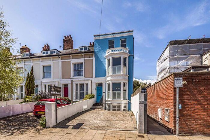 4 Bedroom Town House For Sale In Richmond Terrace, Southsea, PO5