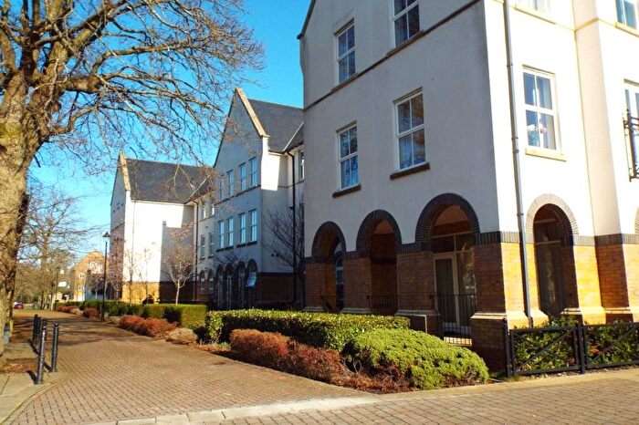 2 Bedroom Flat For Sale In Boundary Point, Coldstream Road, Caterham, Surrey, CR3