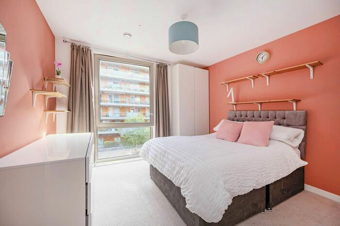 1 Bedroom Flat To Rent In Coster Avenue, Finsbury Park, London, N4