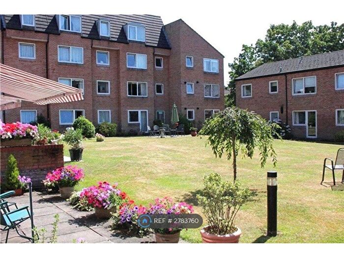 1 Bedroom Flat To Rent In Homebeech House, Woking, GU22