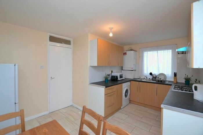 3 Bedroom Detached House To Rent In Carnarvon Road, Stratford, London, E15