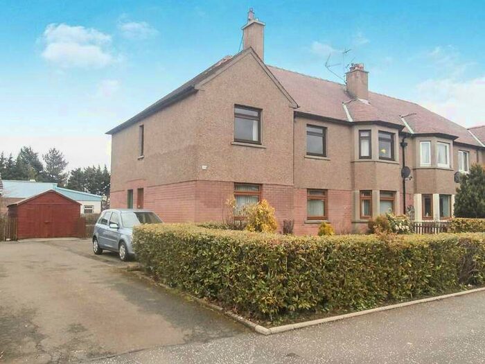 3 Bedroom Flat To Rent In Oswald Avenue, Grangemouth, FK3