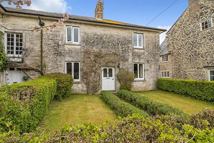 3 Bedroom Semi-Detached House For Sale In Martinstown, Dorchester, DT2