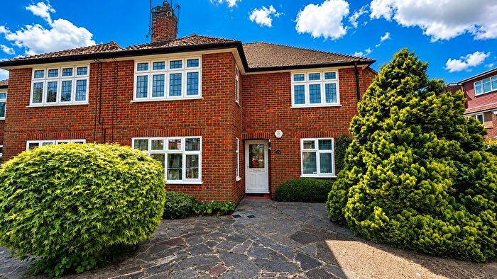 2 Bedroom Maisonette For Sale In The Sigers, Pinner, HA5