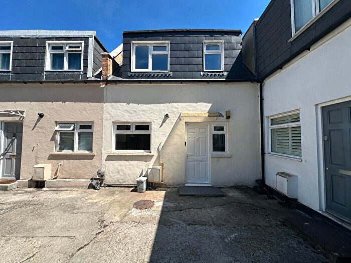 1 Bedroom Terraced House For Sale In Muirkirk Road, London, SE6