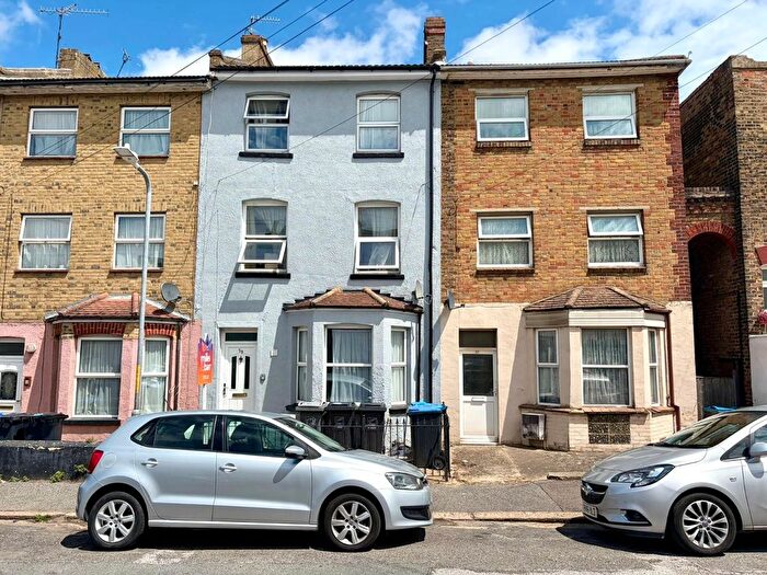 4 Bedroom Terraced House To Rent In Central Road, Ramsgate, Kent, CT11